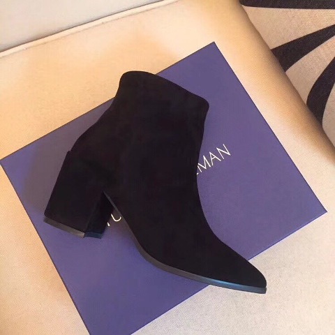 Giầy là bạn thân thiết đối với chúng ta trên mỗi chặng đường